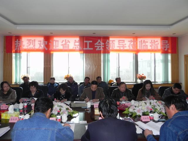深入車間班組、“零距離”接觸職工、體驗(yàn)職工生活、傾聽(tīng)職工心聲
